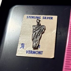 Vintage Sterling Silver Vermont State Charm Pendant